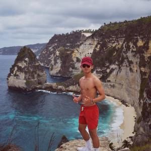 Meet your Posher, Thomas